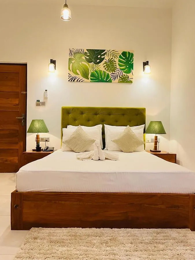 J Leaf Hotel By Blue Bird Negombo