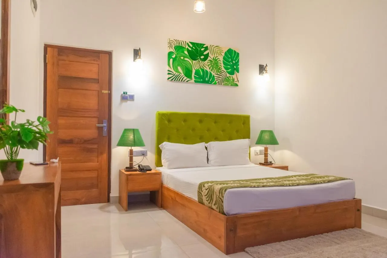 J Leaf Hotel By Blue Bird Negombo