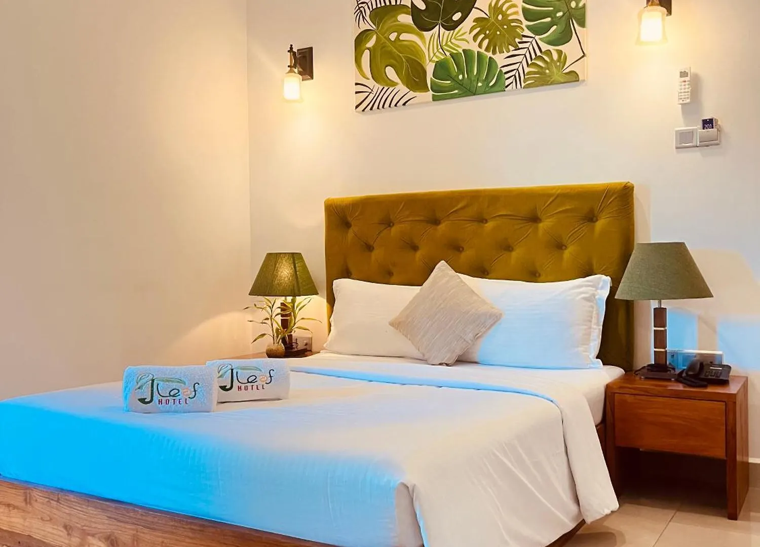 J Leaf Hotel By Blue Bird Negombo