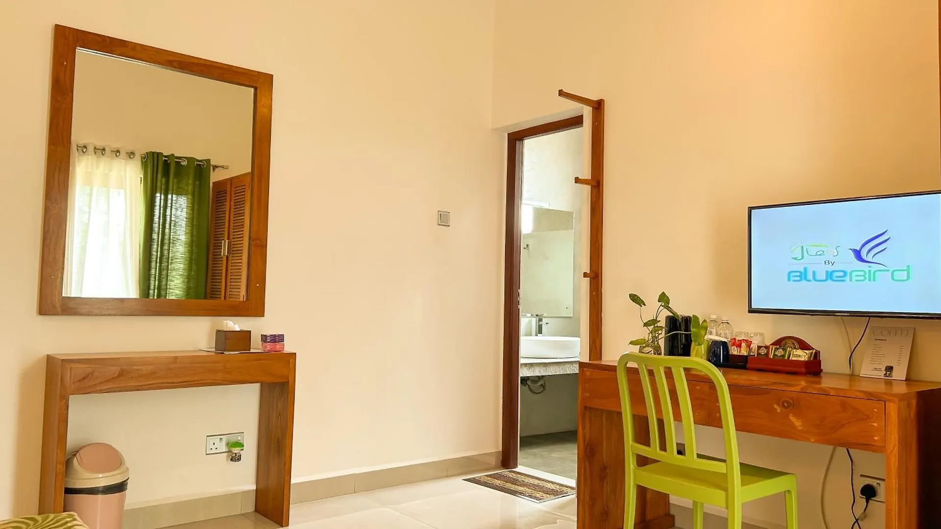 J Leaf Hotel By Blue Bird Negombo