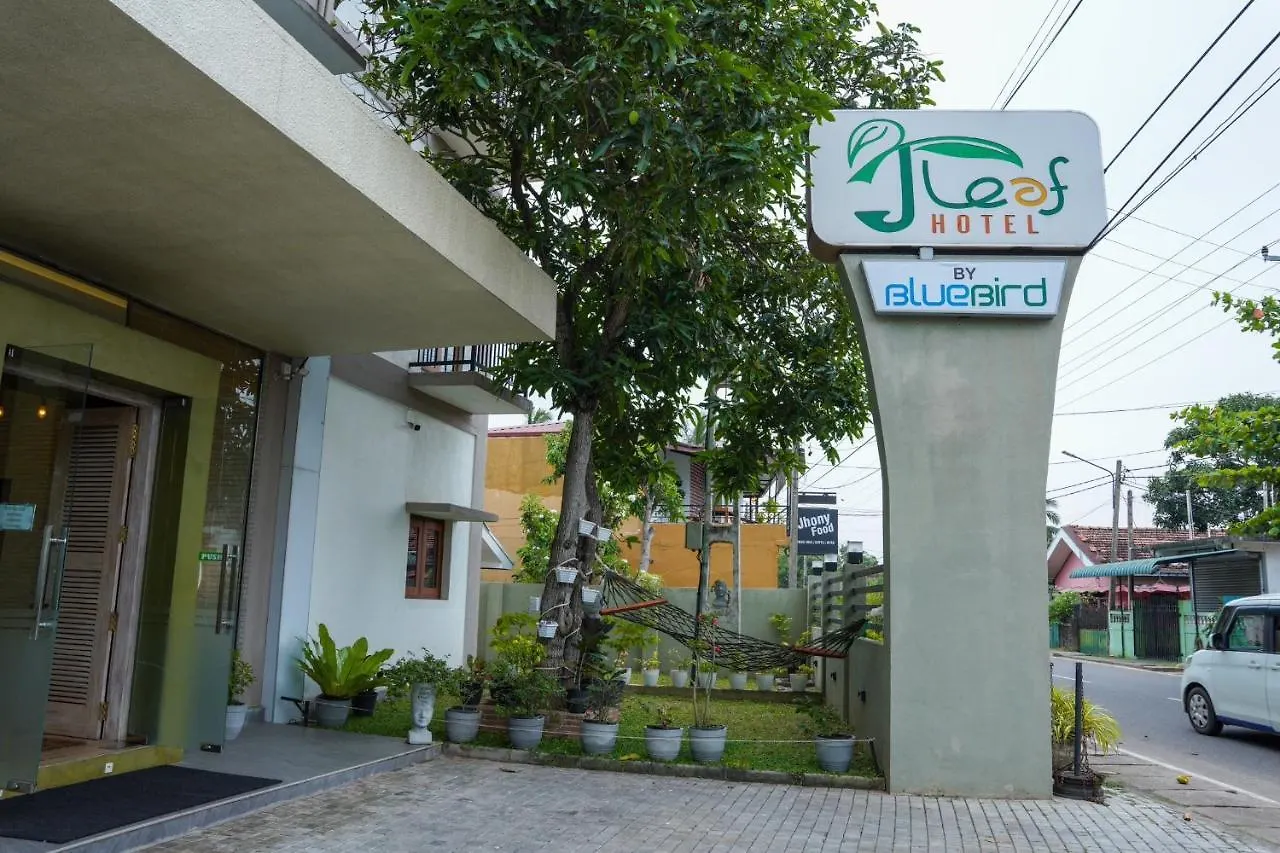 J Leaf Hotel By Blue Bird 尼甘布