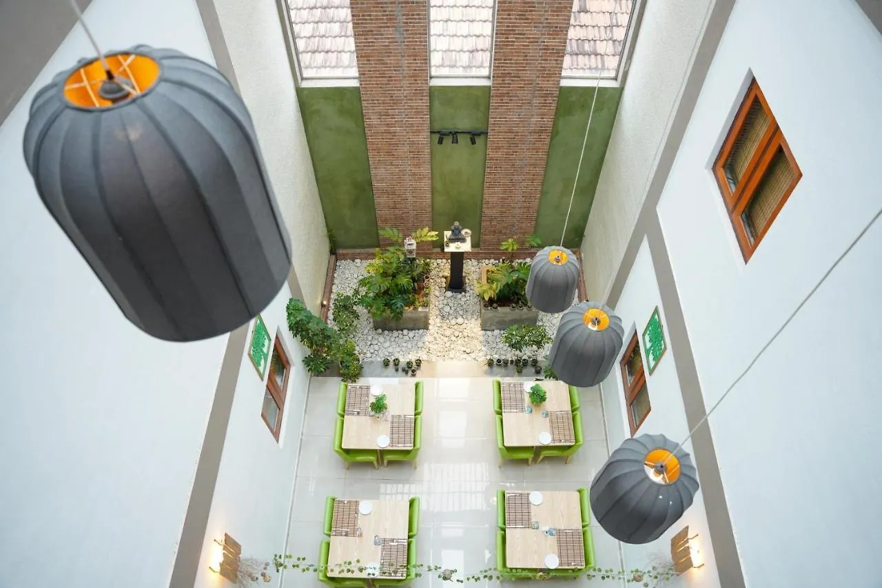 J Leaf Hotel By Blue Bird 尼甘布