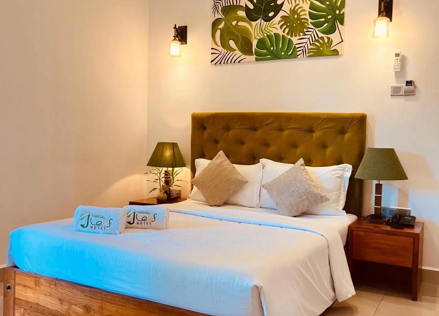J Leaf Hotel By Blue Bird 尼甘布