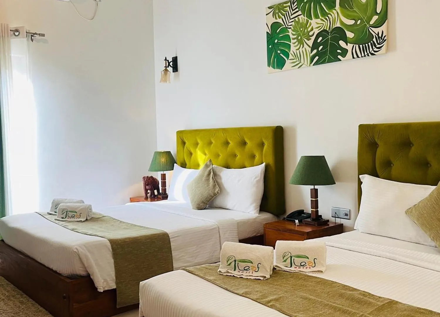 J Leaf Hotel By Blue Bird 尼甘布