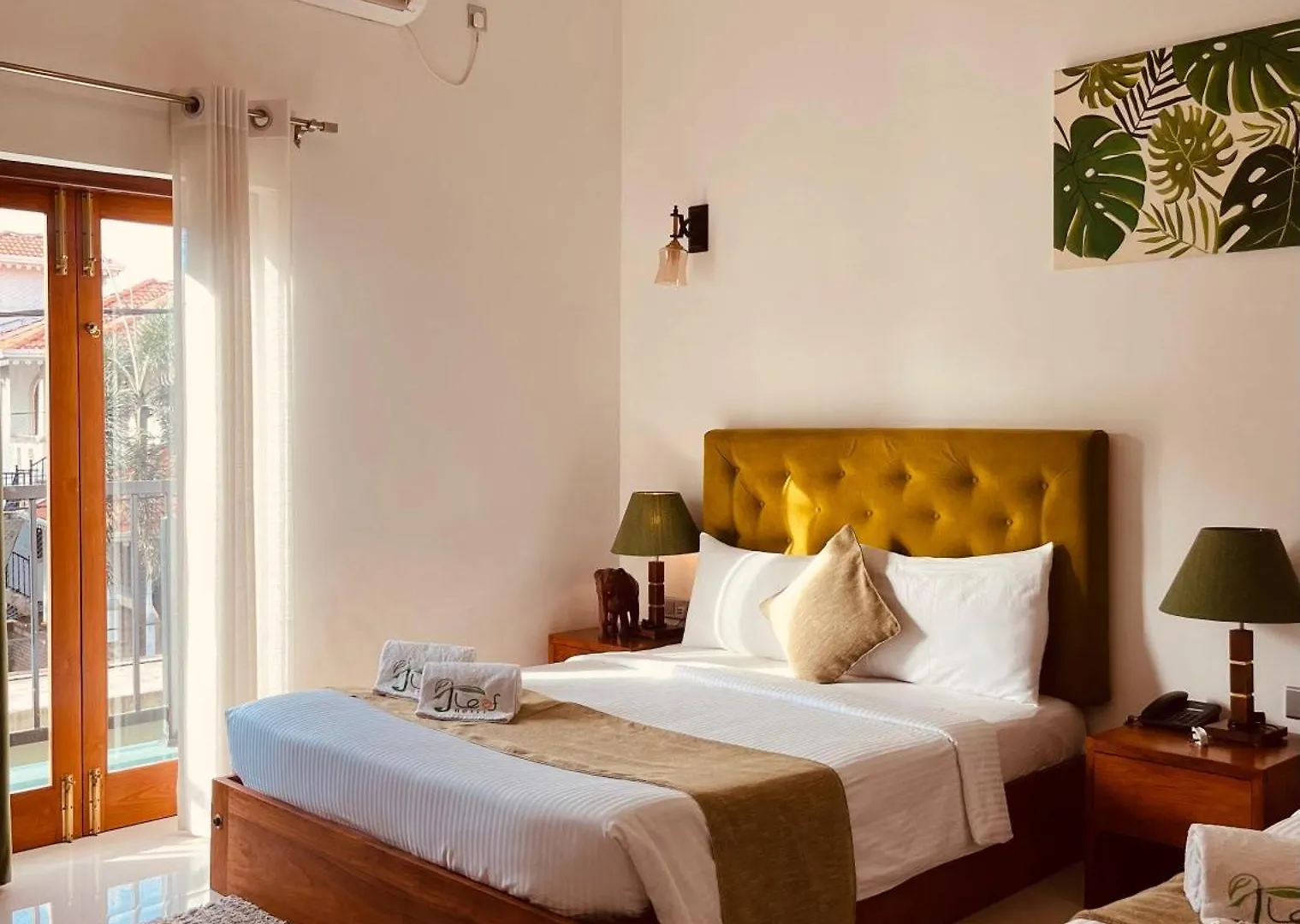 J Leaf Hotel By Blue Bird 尼甘布